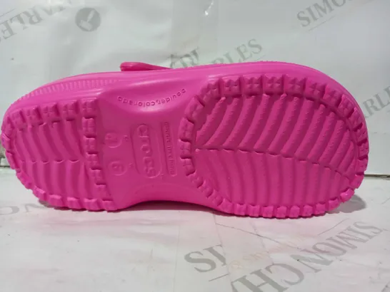 PAIR OF CROCS CLASSIC IN ELECTRIC PINK UK SIZE M4/W6