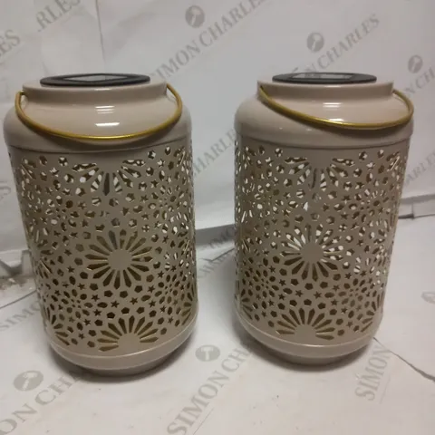 GARDEN REFLECTIONS SET OF 2 PATTERNED SOLAR LANTERNS, FLOWER