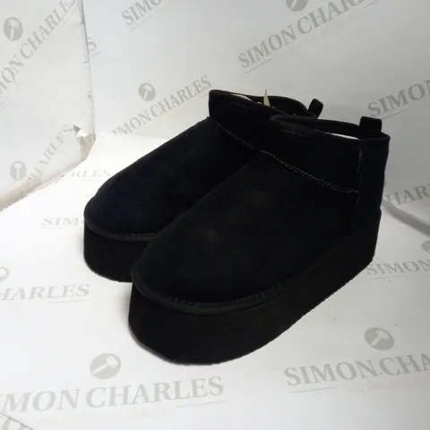 BLACK ANKLE BOOTS SIZE 6