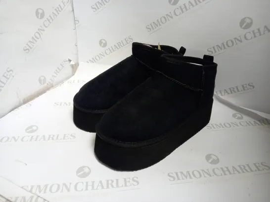 BLACK ANKLE BOOTS SIZE 6