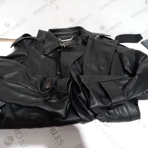 BOX OF APPROXIMATELY 10 ASSORTED ITEMS TO INCLUDE LEATHER JACKET, JUMPERS, TOPS ETC