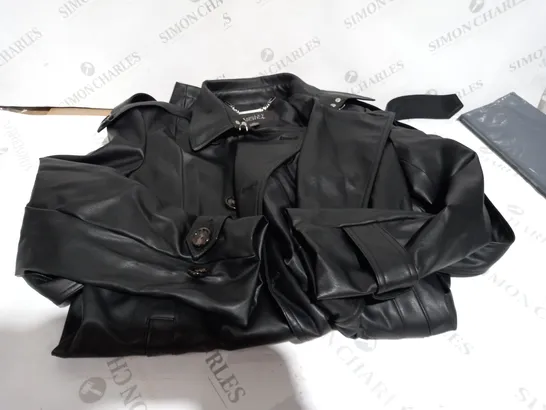 BOX OF APPROXIMATELY 10 ASSORTED ITEMS TO INCLUDE LEATHER JACKET, JUMPERS, TOPS ETC