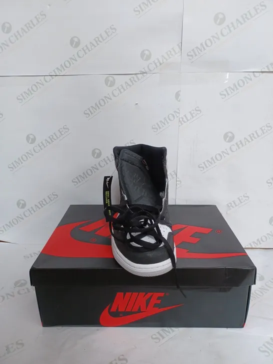 NIKE AIR JORDAN 1 RETRO HIGH OG - UK 9 