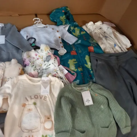 LARGE QUANTITY OF ASSORTED KIDS CLOTHING ITEMS TO INCLUDE POLARN O.PYRET AND M&S