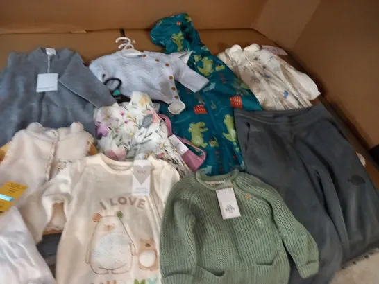 LARGE QUANTITY OF ASSORTED KIDS CLOTHING ITEMS TO INCLUDE POLARN O.PYRET AND M&S