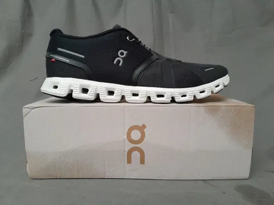 BOXED PAIR OF ON CLOUD 5 SHOES IN BLACK UK SIZE 9