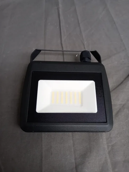 BOXED 30W LED FLOODLIGHT 