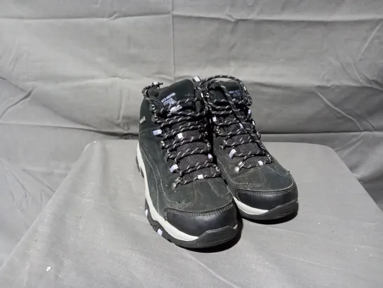 PAIR OF SKECHERS WATERPROOF BOOTS IN BLACK SIZE 5