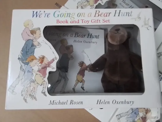 LOT OF 5 BRAND NEW GOING ON A BEAR HUNT BOOK AND TOY GIFT SET