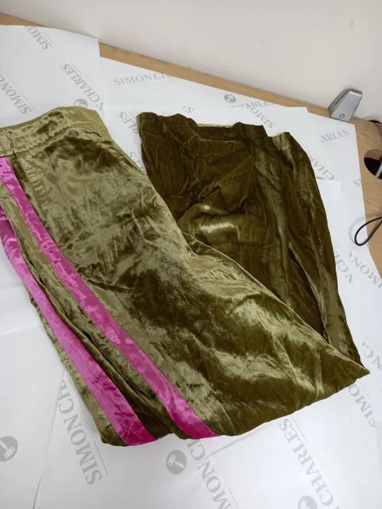 BODEN VELVET GREEN TROUSERS SIZE 8R