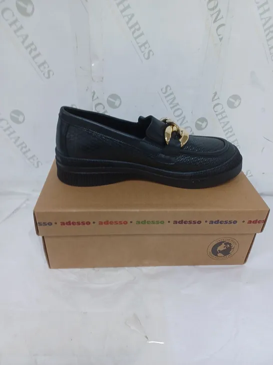 BOXED ADESSO LADIES FLAT SHOES WITH GOLD CHAIN DETAIL BLACK SIZE EU 40