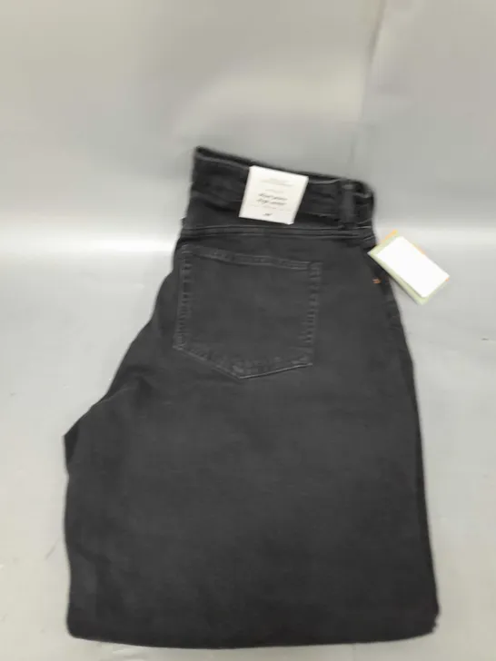 H&M HIGH WAITED MOM JEANS SIZE 14
