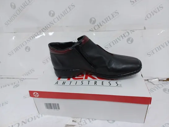 BOXED RIEKER BLACK LEATHER ROUND TOE SHOES- 6.5 