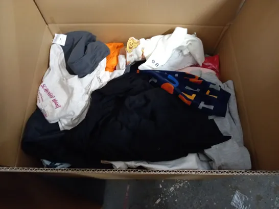 LARGE QUANTITY OF ASSORTED KIDS CLOTHING ITEMS 