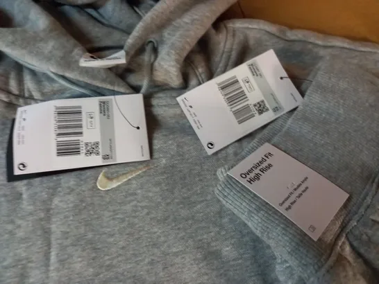 NIKE WOMENS OVERSIZED GREY HOODIE AND JOGGERS - XS