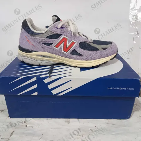 BOXED PAIR OF NEW BALANCE SHOES IN LILAC UK SIZE 9