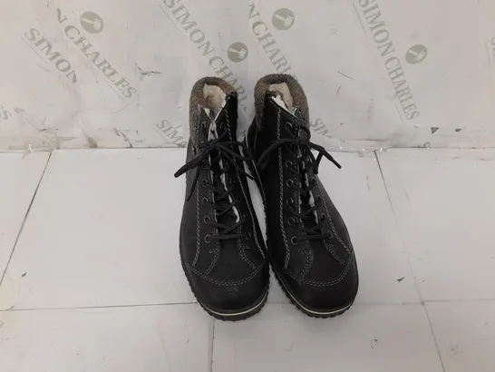 PAIR OF RIEKER LACE UP BOOTS IN BLACK SIZE 6