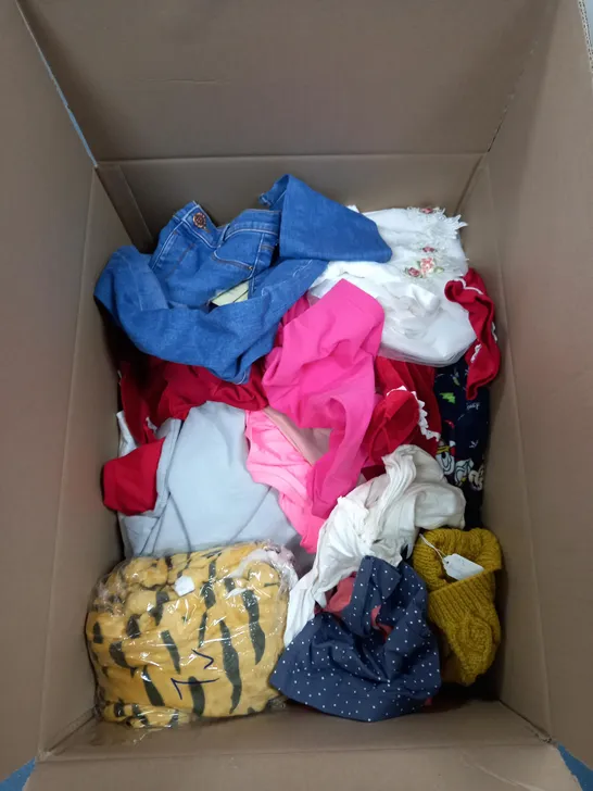 MEDIUM  BOX OF ASSORTED KIDS CLOTHING ITEMS TO INCLUDE BAGS, BABY GROWS AND DRESSES