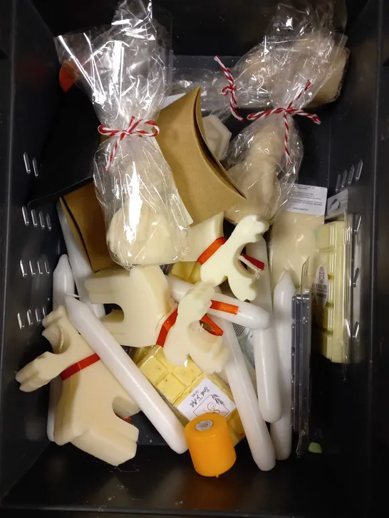 BOX OF APPROXIMATELY 20 ASSORTED SCENTED CANDLE PRODUCTS TO INCLUDE BURNS BY BURNS, FESTIVE DESIGN, WALTERS ASH ETC