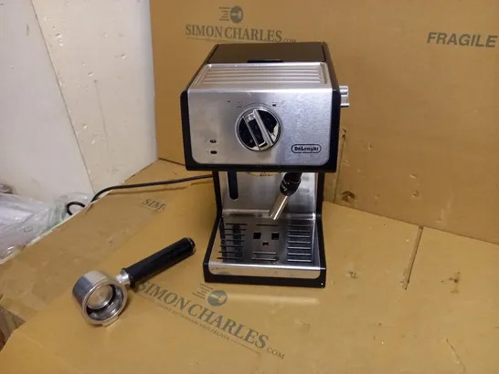 DELONGHI ESPRESSO MACHINE 