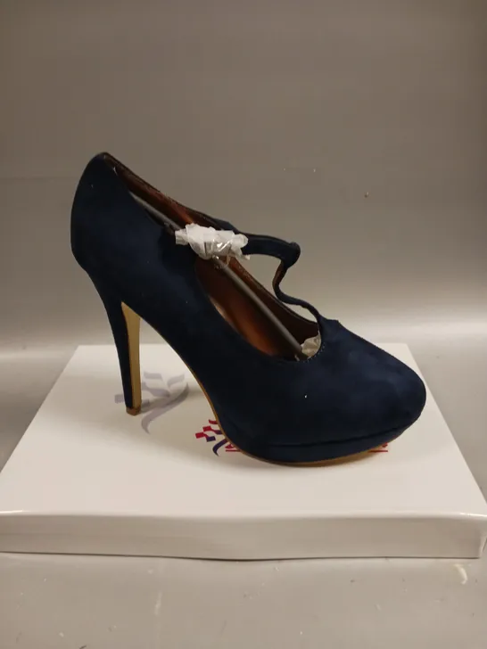 LOT OF 24 BOXED PAIRS OF LAVANDA NAVY HEELED SHOES - VARIOUS SIZES