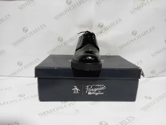 PENGUIN BY MUNSINGWEAR BLACK HIGH SHINE IN BLACK LEATHER - UK 7