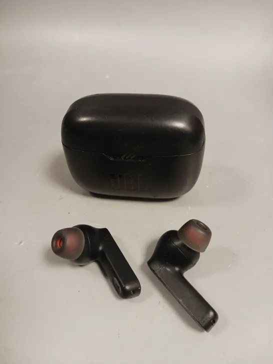 JBL TRUE WIRELESS EARPHONES & CHARGING CASE IN BLACK - MODEL UNSPECIFIED 