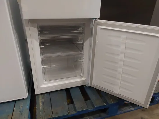 FRIDGEMASTER 50CM FREESTANDING 60/40 FRIDGE FREEZER IN WHITE MC50175A - UNPROCESSED RAW RETURN