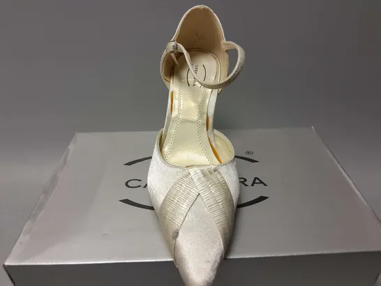 APPROXIMATELY 12 BOXED CASANDRA POINTED TOE HEELS IN IVORY IN VARIOUS SIZES