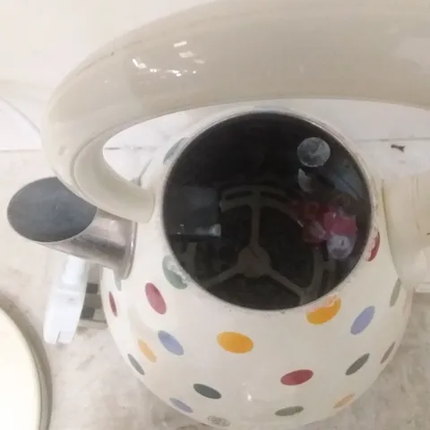 BOXED RUSSEL HOBBS SPOTTY KETTLE 