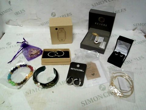 LOT OF A LARGE QUANTITY ASSORTED ITEMS OF JEWELLERY TO INCLUDE EARRINGS, BRACELETS, NECKLACES, ETC