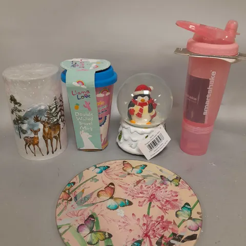 BOX OF APPROXIMATELY 10 ASSORTED ITEMS TO INCLUDE SNOW GLOBE, BOTTLE, LIGHTING ETC