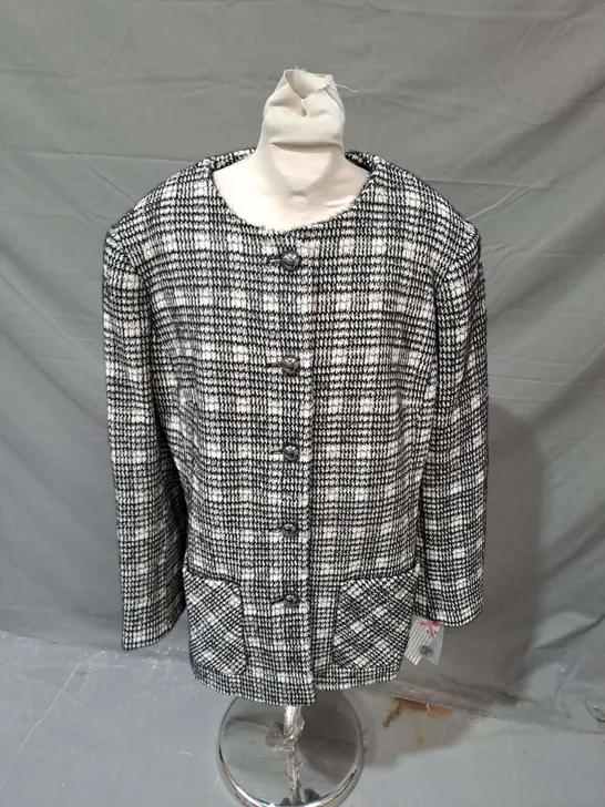 HELENE BERMAN BUTTON UP JACKET IN BLACK/IVORY SIZE 18