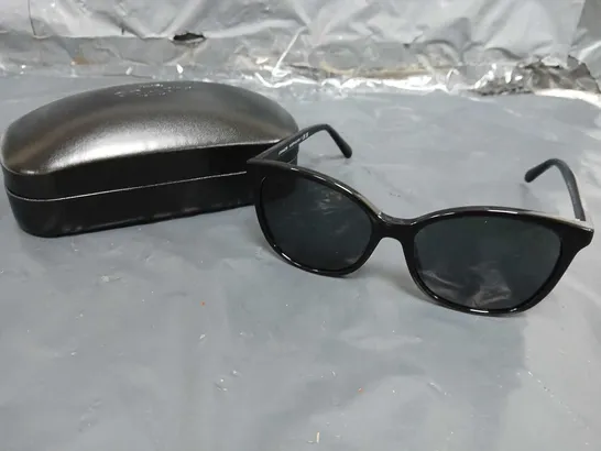 COACH BLACK SQUARE SUNGLASSES