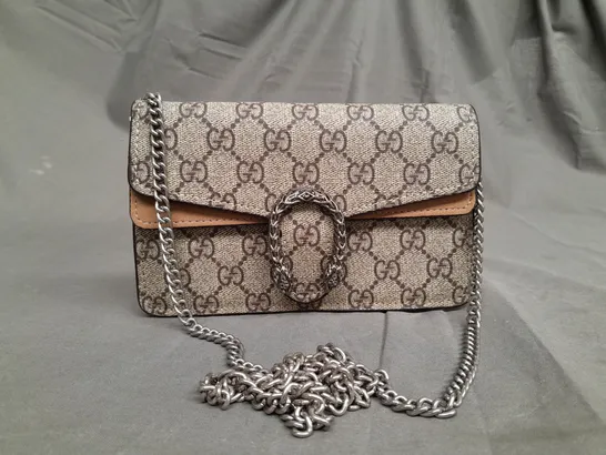 GUCCI OVER SHOUDLER HAND BAG 