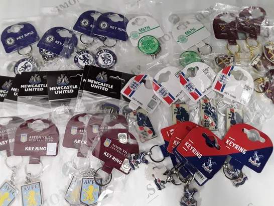 LOT OF APPROXIMATELY 30 ASSORTED FOOTBALL THEMED KEYRINGS