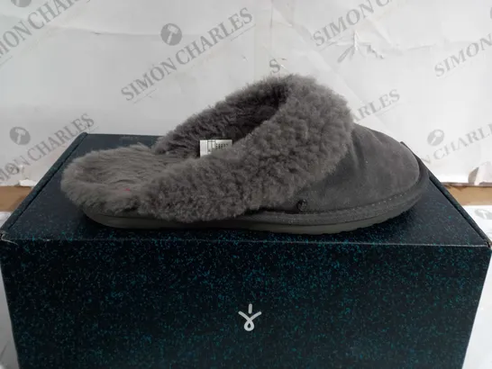 BOXED EMU NEST JOLIE SHEEPSKIN SLIPPERS, CHARCOAL - SIZE 5