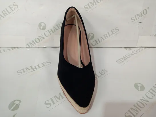 BOXED PAIR OF DESIGNER SLIP-ON WEDGE SHOES IN BLACK SIZE UNSPECIFIED