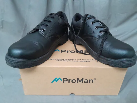 BOXED PAIR OF PROMAN CHUKKA SAFETY SHOES IN BLACK UK SIZE 11