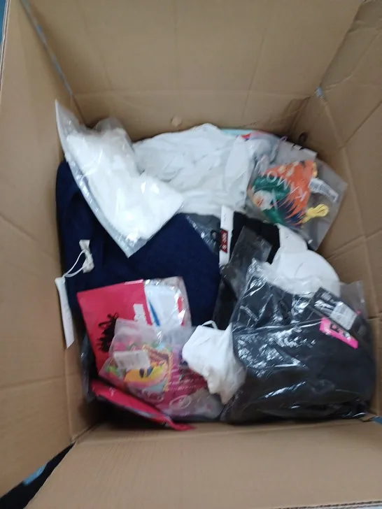 BOX OF ASSORTED CLOTHING ITEMS TO INCLUDE JUMPERS, TOPS, BIKINIS ETC 