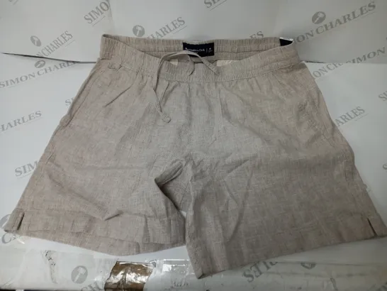 ABERCROMBIE & FITCH STRETCH FIT SHORTS IN BEIGE - MEDIUM