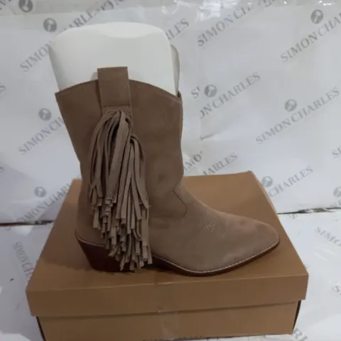 RIVER ISLAND TESSY BEIGE BOOTS SIZE 7