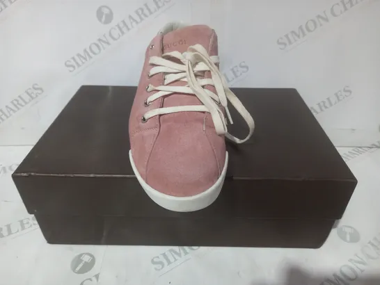 BOXED PAIR OF GUCCI SHOES IN PINK EU SIZE 38