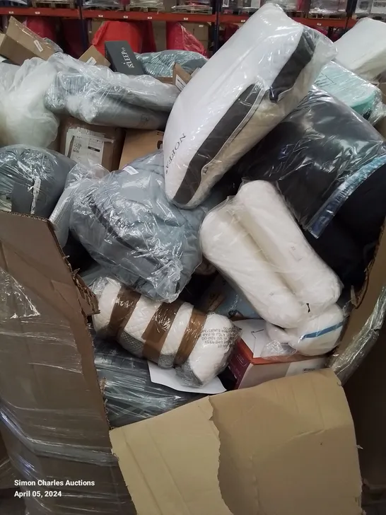 PALLET OF ASSORTED BEDROOM AND COMFORT BASED PRODUCTS TO INCLUDE; PILLOWS, SUPPORT SEAT CUSHIONS AND SIMILARLY RELATED GOODS