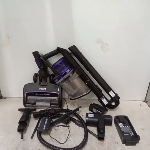 BOXED SHARK CORDLESS STICK VACUUM IZ390UKTQ