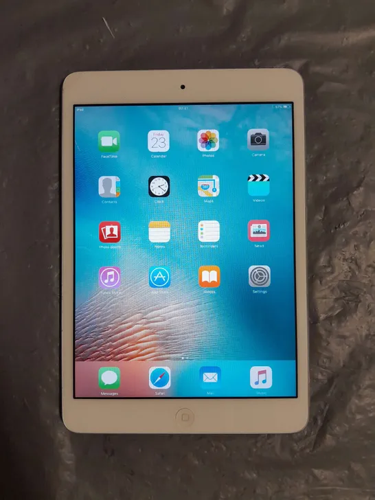 APPLE IPAD MINI 1ST GENERATION MODEL MD531B/A IN SILVER