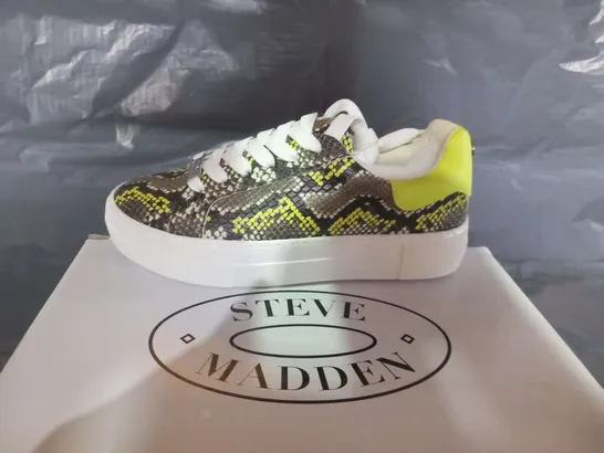 BOXED STEVE MADDEN MERGER SYNTHETIC SNEAKERS SIZE 36