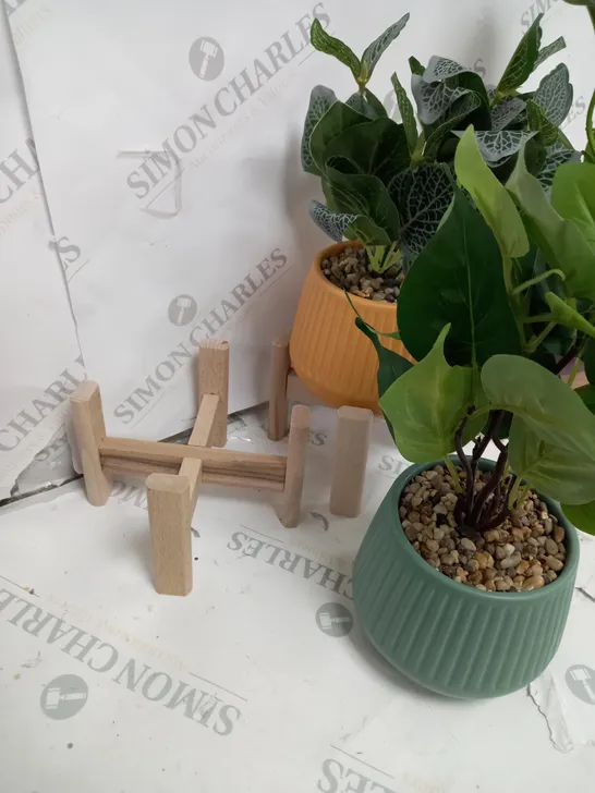 SET OF 3 ARTIFICIAL POTTED FLOWERS ON WOODEN STANDS