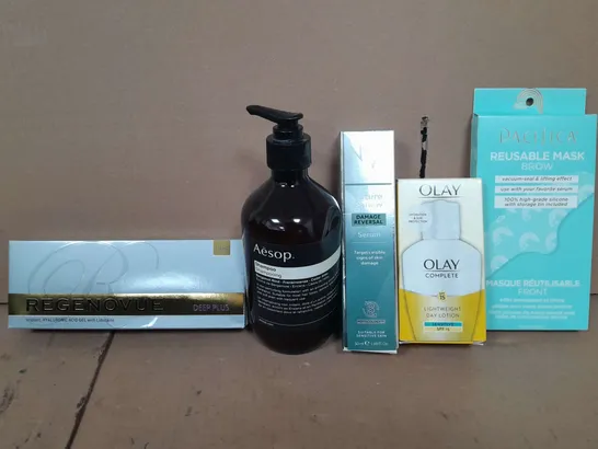 BOX OF APPROX 18 ASSORTED HEALTH AND BEAUTY ITEMS TO INCLUDE - AESPO SHAMPOO , OLAY DAY LOTION , NO 7 SEREM ETC