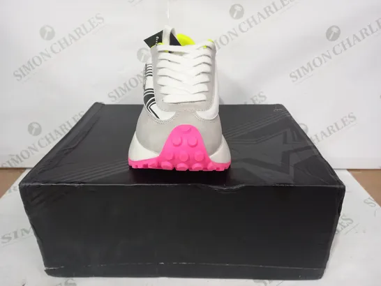 BOXED PAIR OF D.FRANKLIN TRAINERS IN GREY/WHITE/PINK/LIME EU SIZE 37